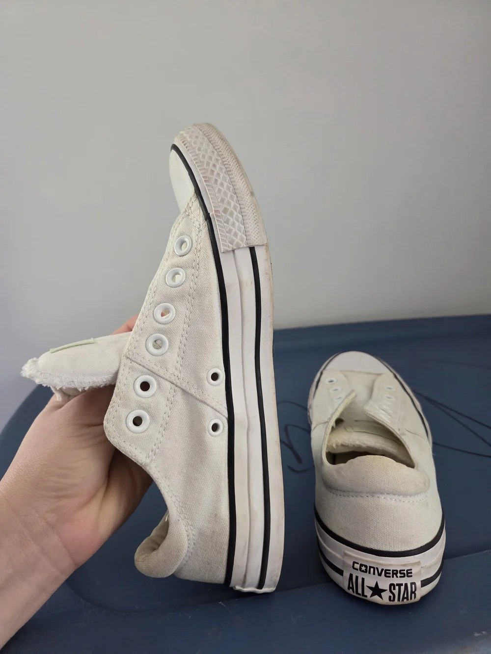 Converse Size 8 Kids' All Star Low-Top Canvas Sneakers in Off-White